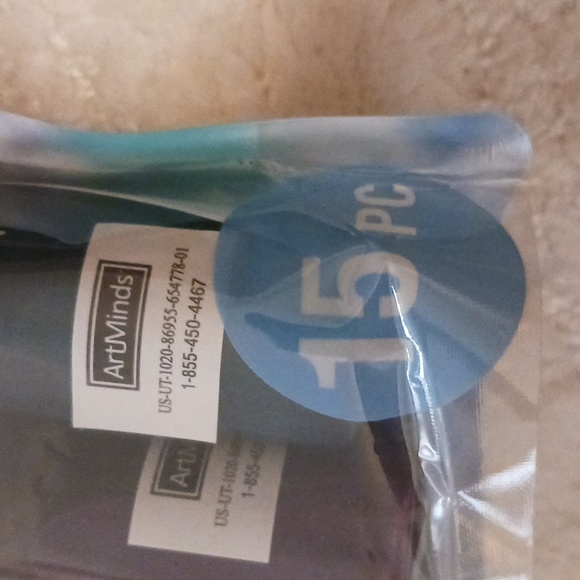 ArtMinds Tie Dye Kit. 15 pcs. NWOT. Still in package. Never used. - Picture 3 of 6